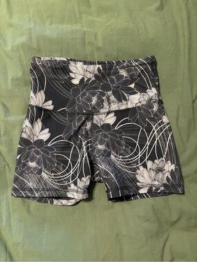 JoyLab High-Waist Floral Print Shorts - Black/White